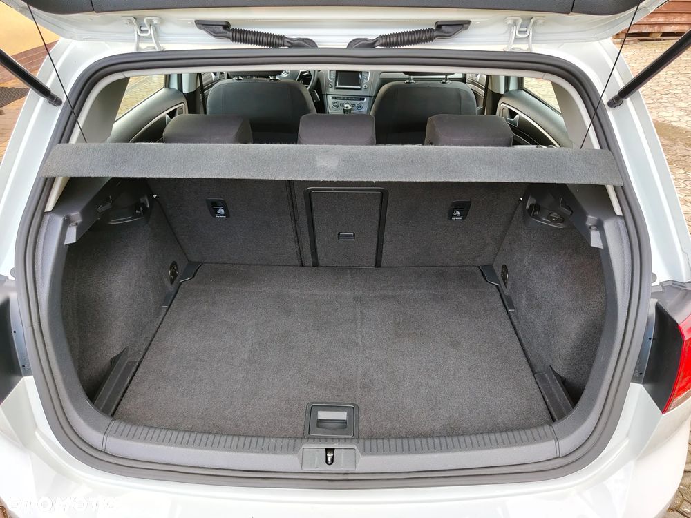 Volkswagen Golf - 37