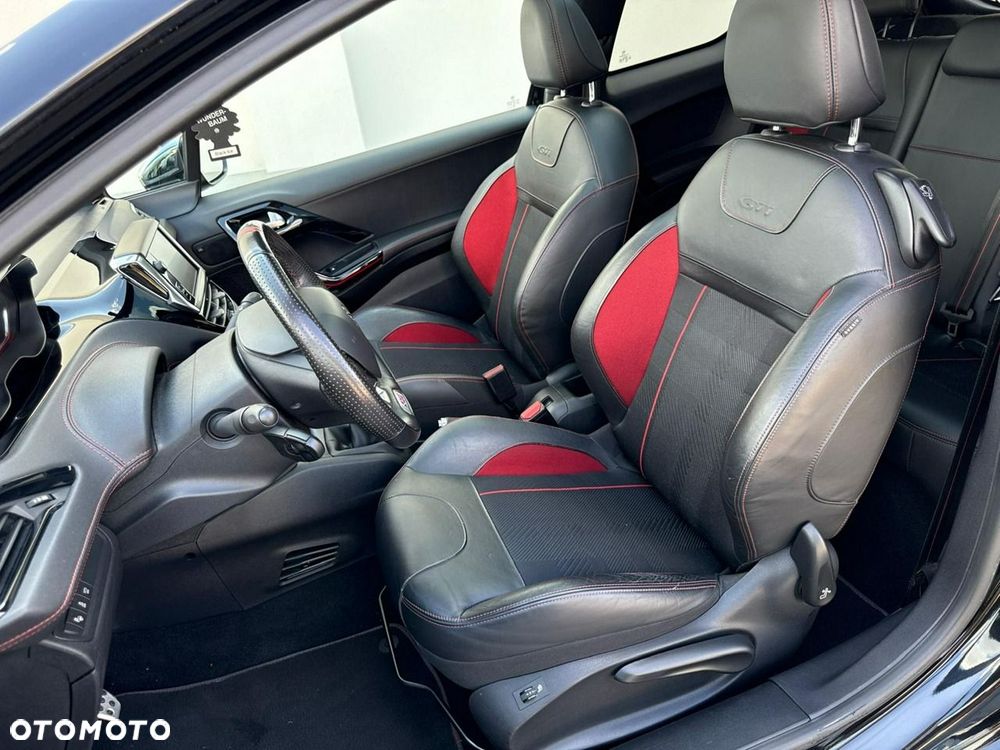 Peugeot 208 - 14