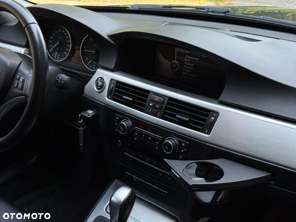 BMW Seria 3 318d DPF Edition Exclusive - 26