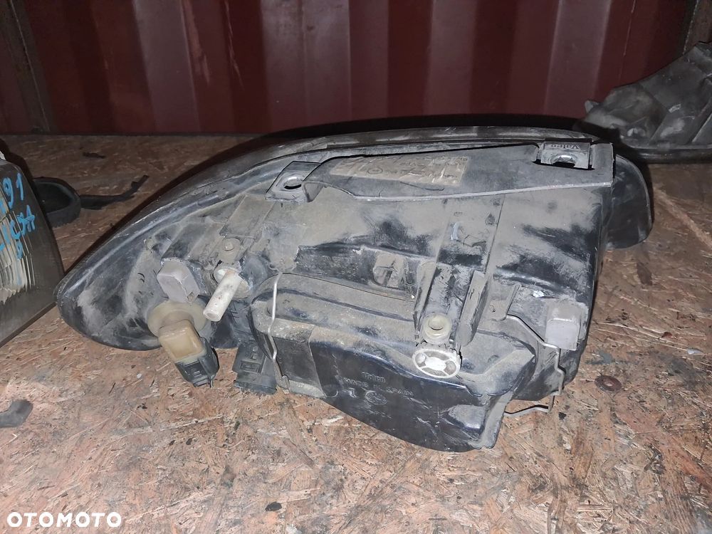 Reflektor LAMPA PRZÓD LEWY LEWA SEAT CORDOBA - 2