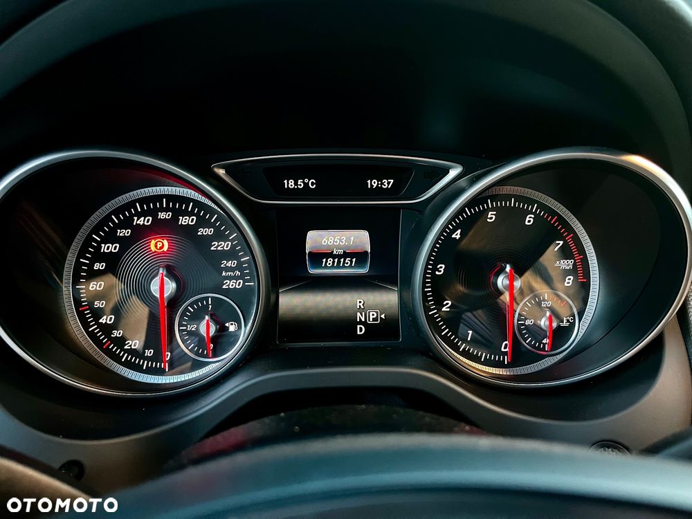 Mercedes-Benz CLA Shooting Brake 180 7G-DCT Urban - 17
