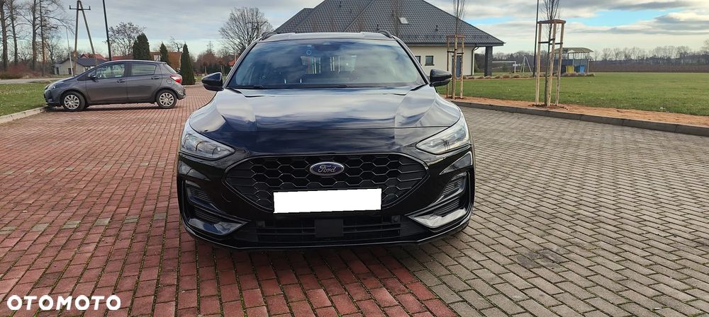 Ford Focus SW 1.5 EcoBlue S&S ST-LINE X - 2