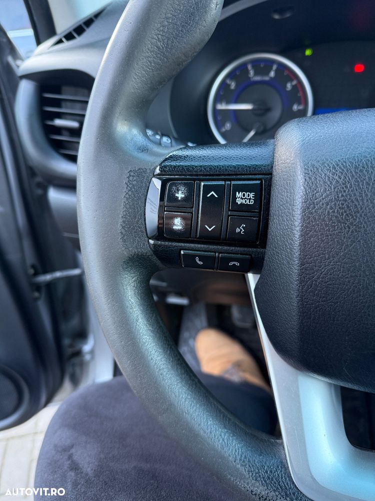 Toyota Hilux 4x4 Double Cab M/T Comfort - 21
