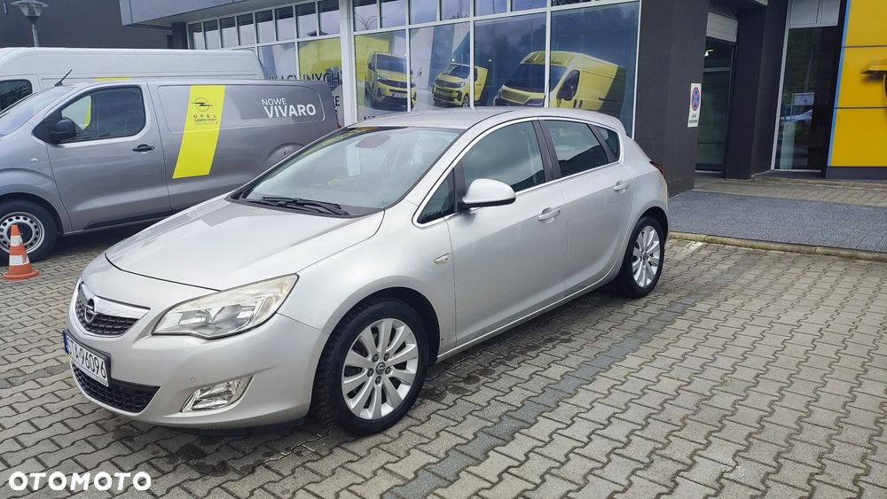 Opel Astra IV 1.7 CDTI Cosmo - 3