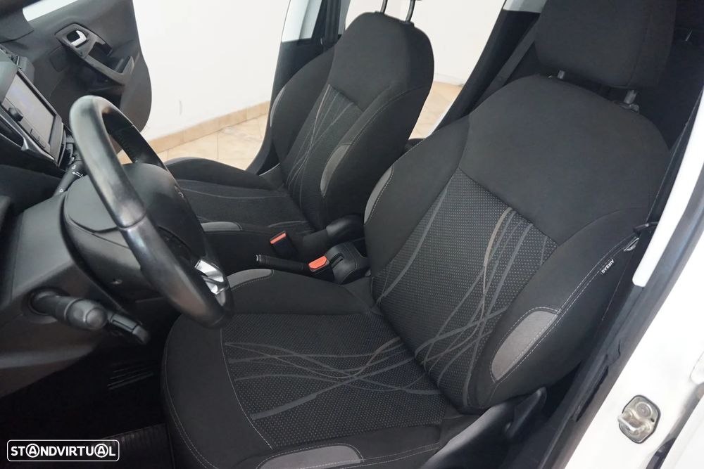 Peugeot 208 1.4 HDi Access - 15