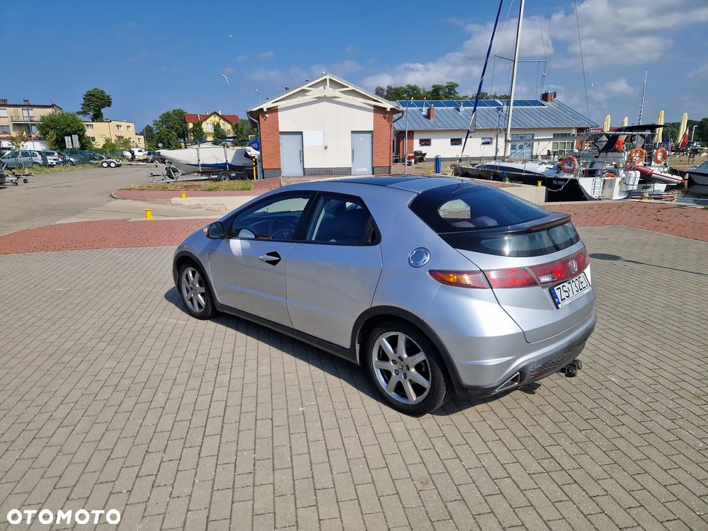 Honda Civic 1.8 Executive - 3