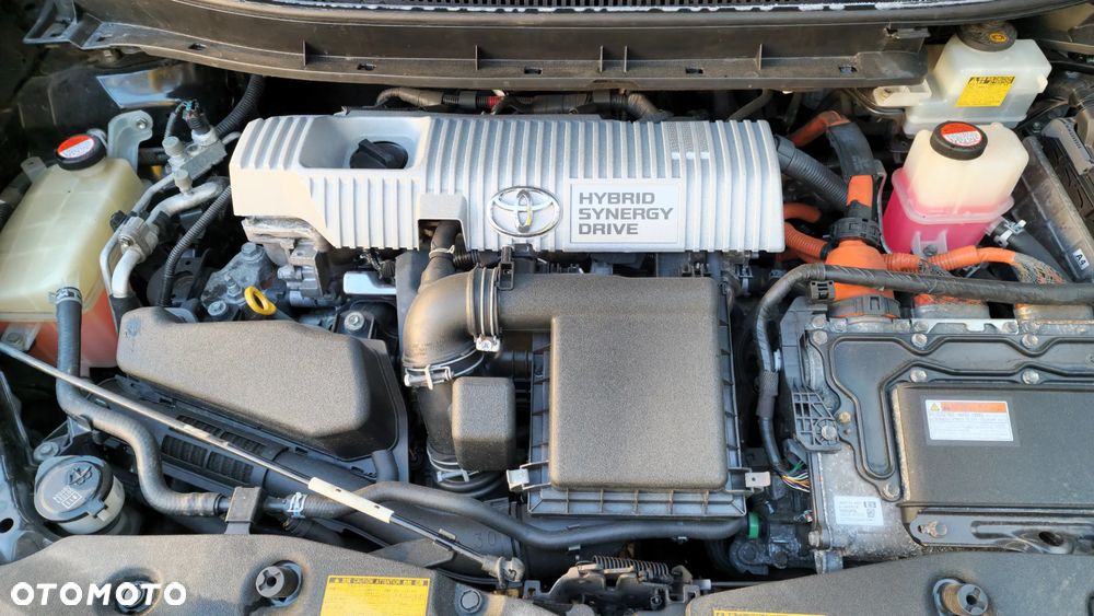 Toyota Prius+ (Hybrid) - 30