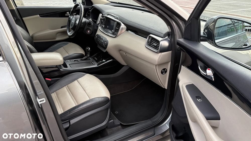 Kia Sorento 2.0 CRDI L - 12