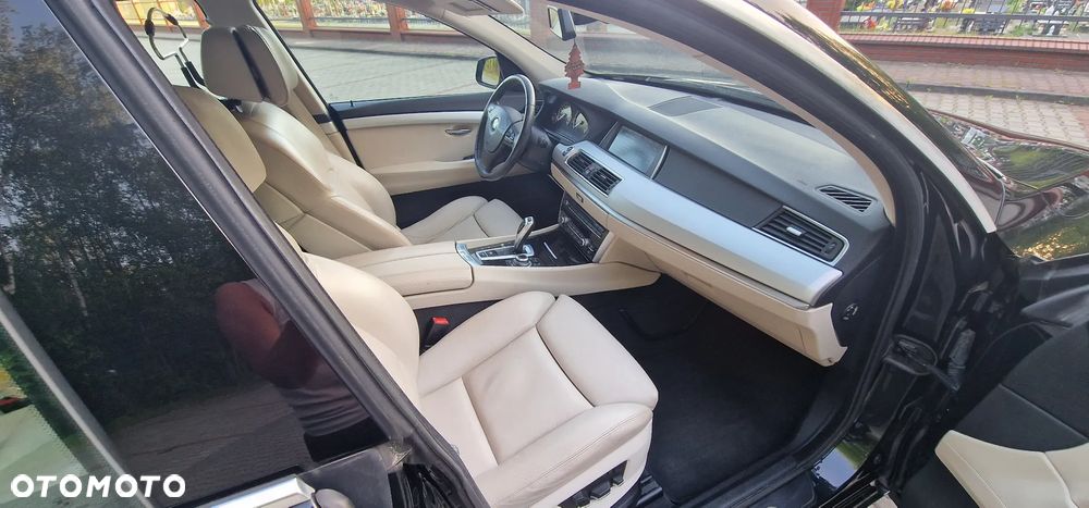 BMW 5GT - 17