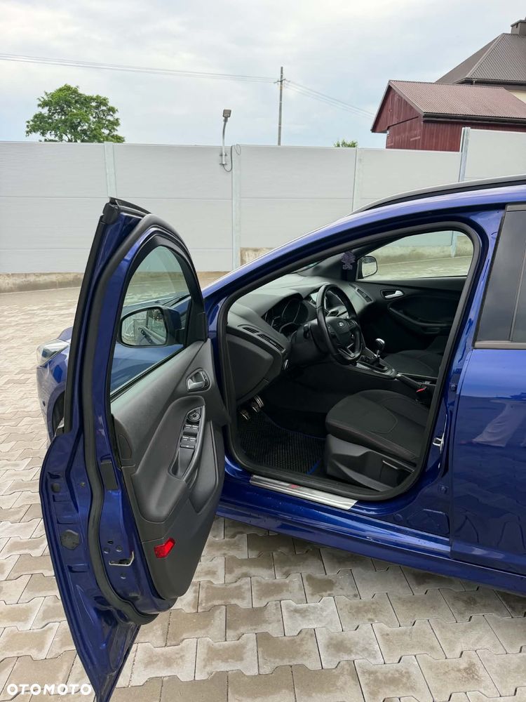 Ford Focus 1.5 EcoBoost ST-Line - 11