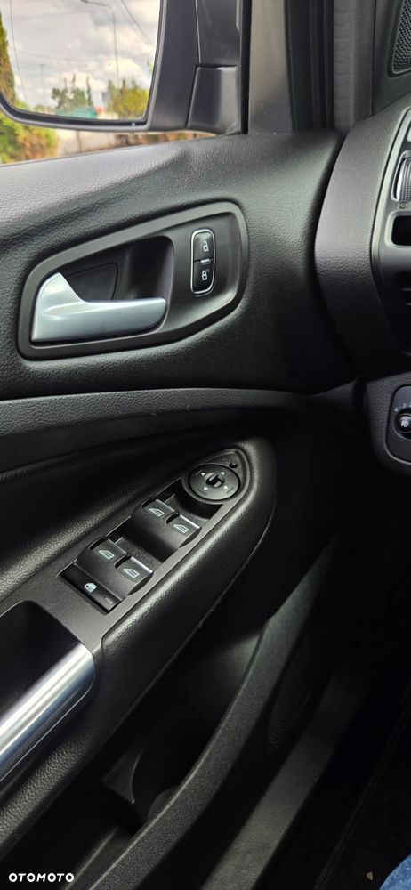 Ford Kuga 1.5 EcoBoost 2x4 Titanium - 23