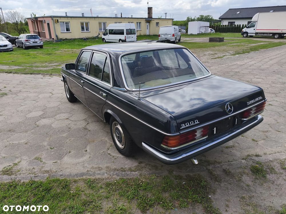 Mercedes-Benz W123 - 8