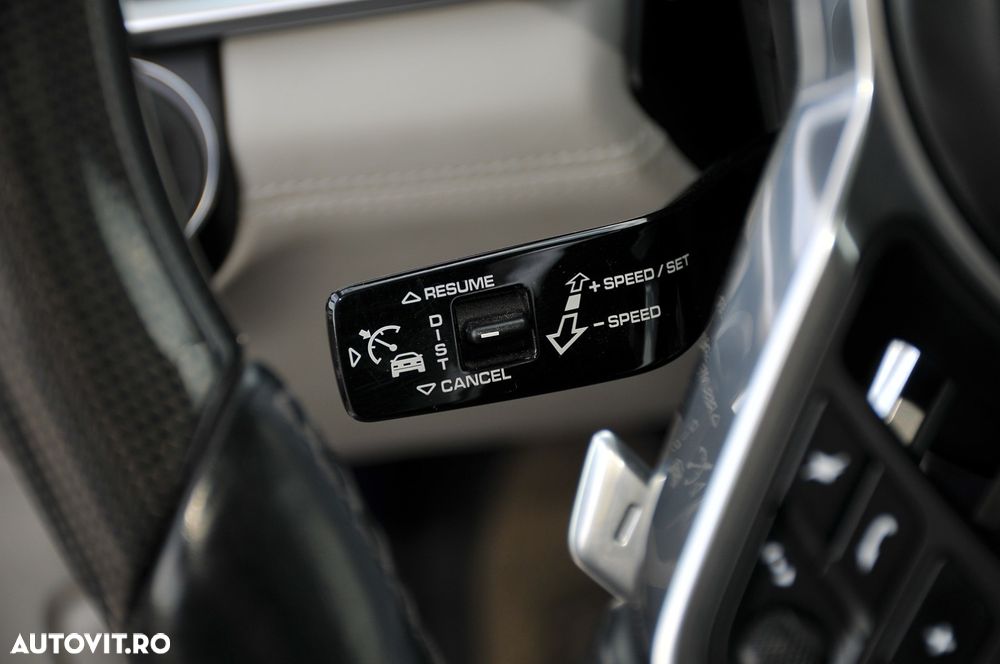 Porsche Panamera 4S Executive - 29