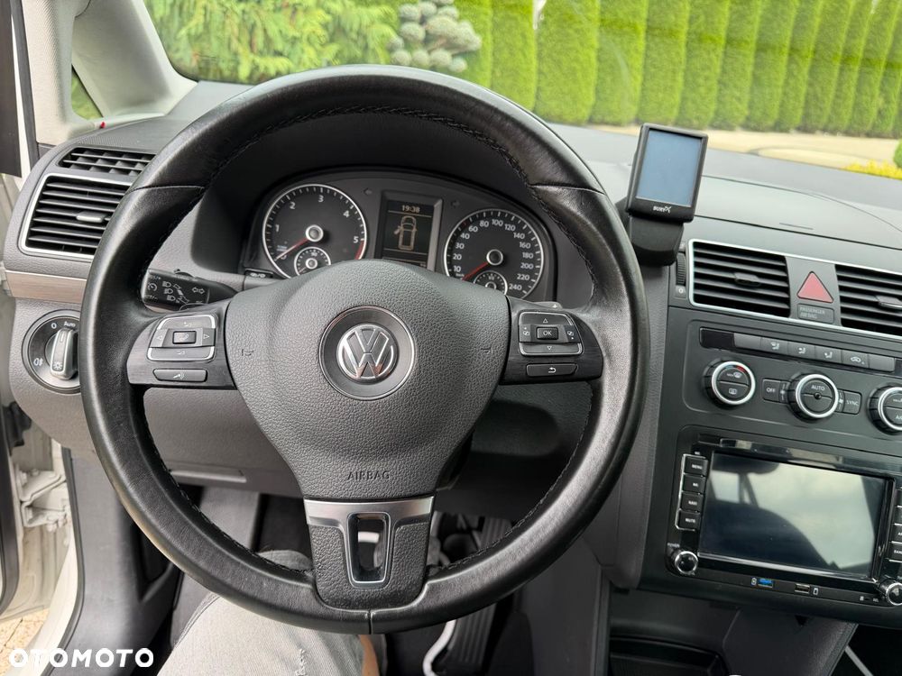 Volkswagen Touran 2.0 TDI DPF BlueMotion Technology DSG Life - 24