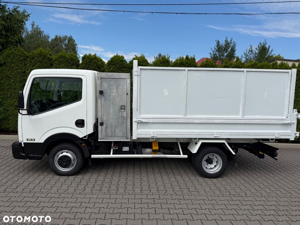 Nissan Cabstar - 24