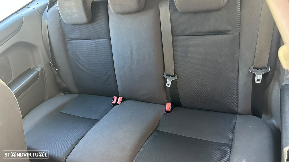 Ford Focus 1.6 TDCi Sport — fotografia 15