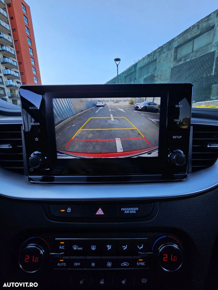 Kia XCeed 1.4 T-GDI 6MT City - 11
