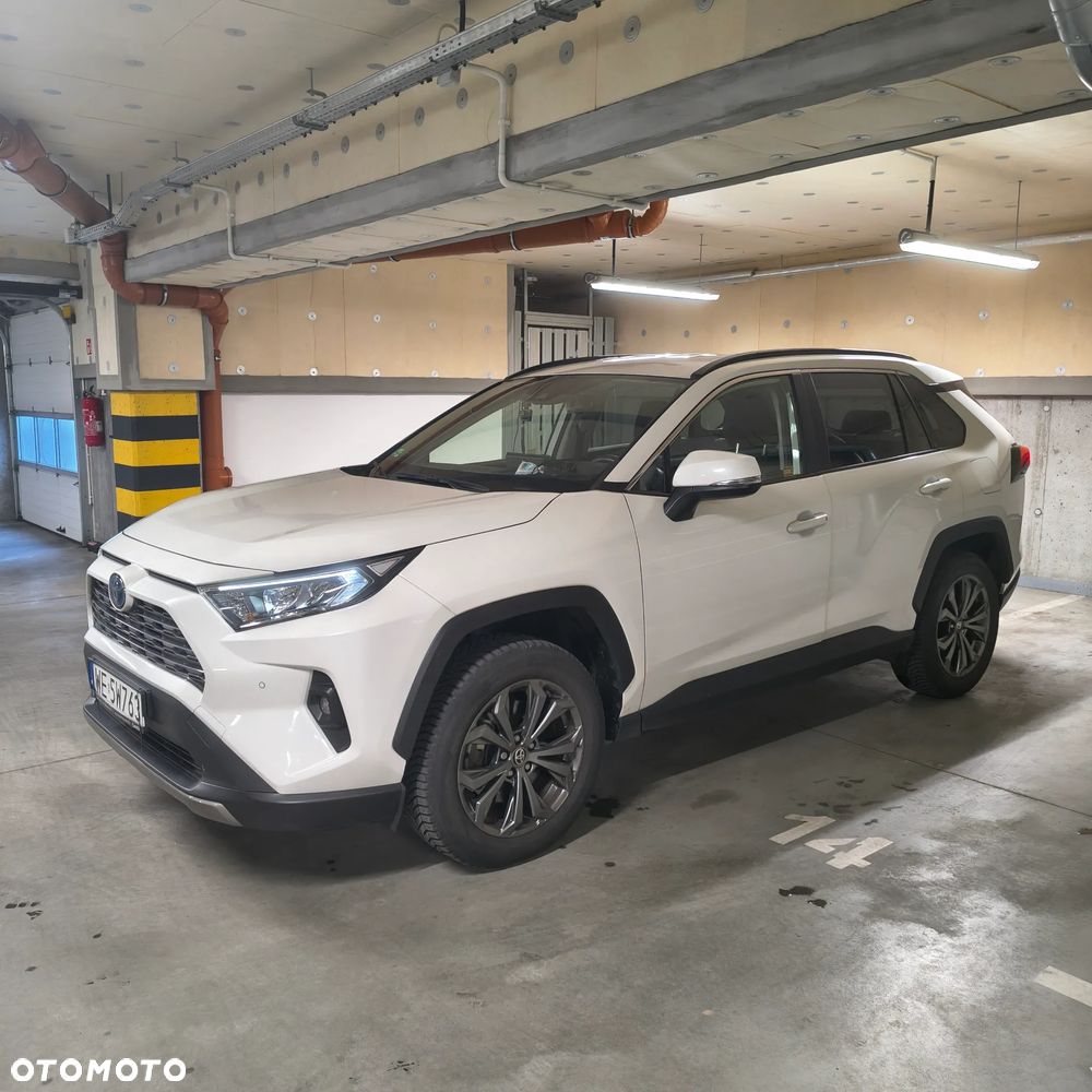 Toyota RAV4 - 1