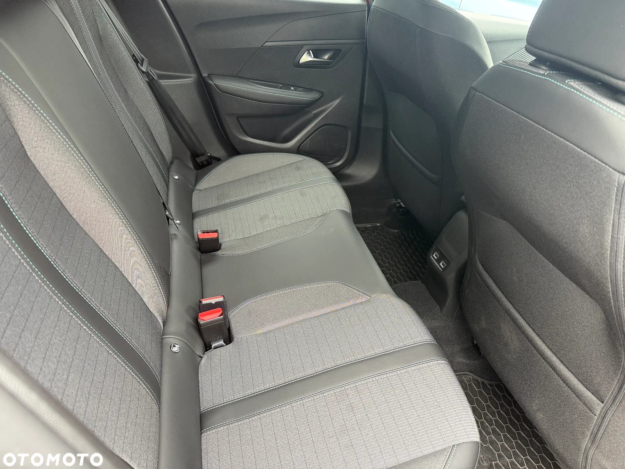 Peugeot 208 1.2 PureTech Allure S&S - 9