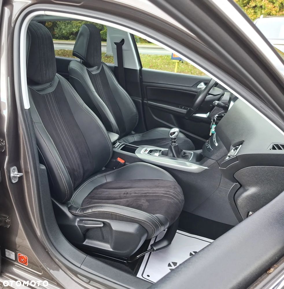 Peugeot 308 HDi FAP 150 Allure - 22