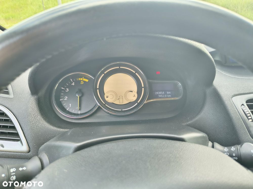 Renault Megane 1.5 dCi Life - 8