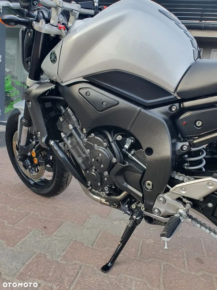 Yamaha FZ - 8