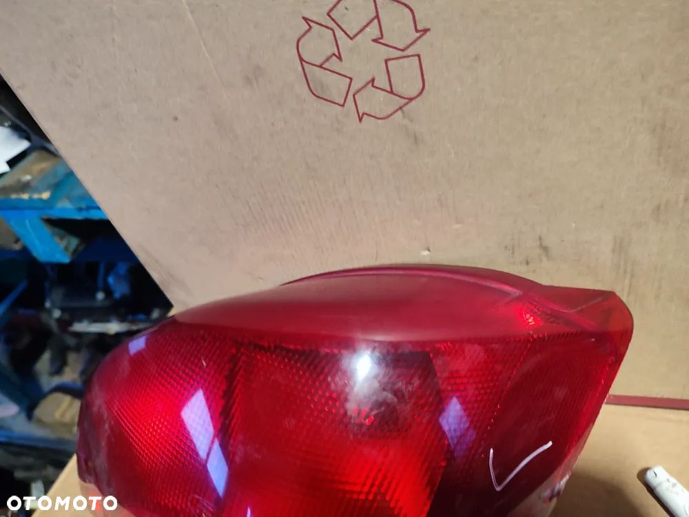 LAMPA TYŁ FIESTA Ford Fiesta Mk5 ANGLIK - 4