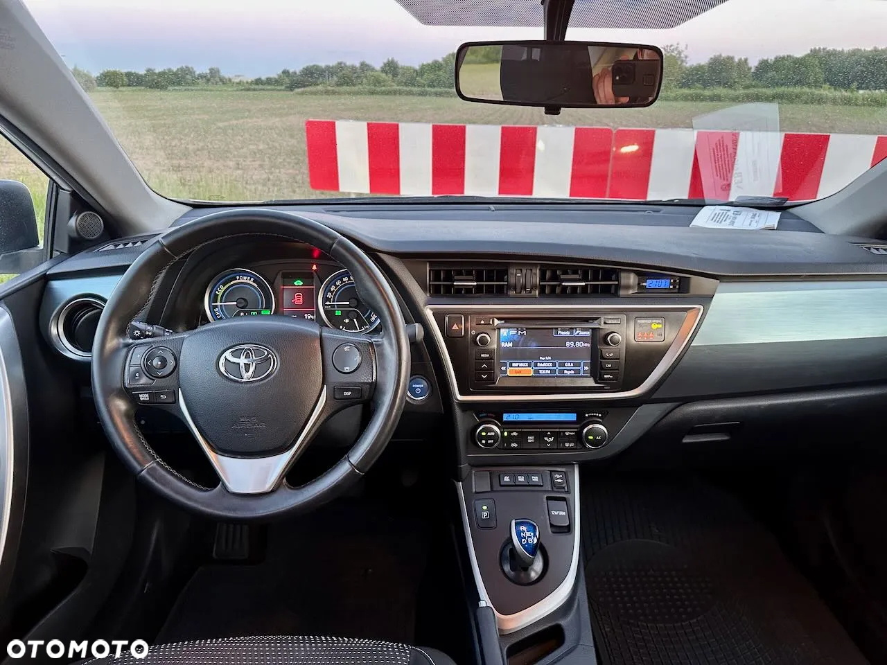 Toyota Auris Hybrid 135 Premium - 21