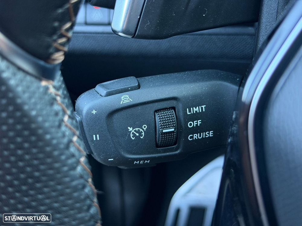 Peugeot 3008 1.6 Hybrid GT e-EAT8 - 36