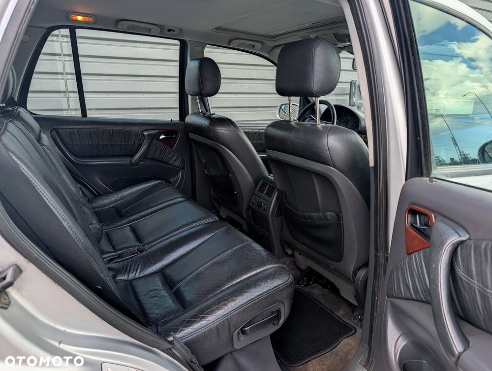 Mercedes-Benz ML - 14