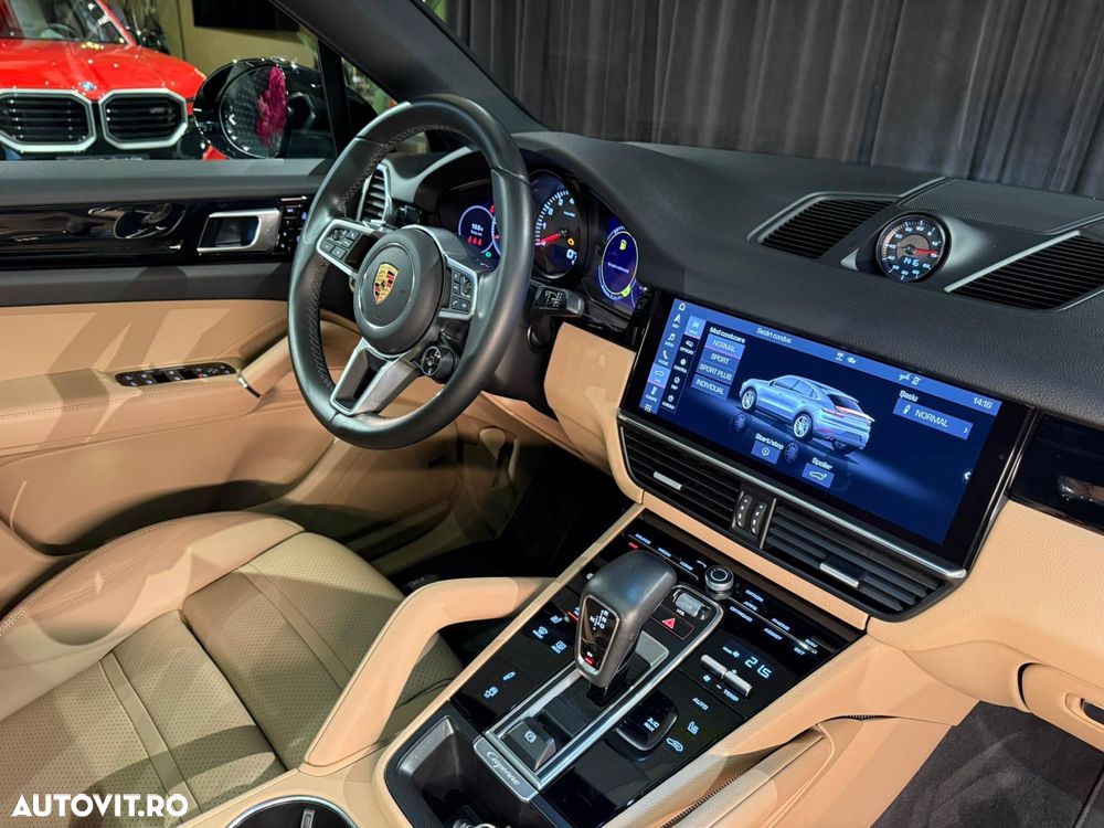 Porsche Cayenne Coupe - 29