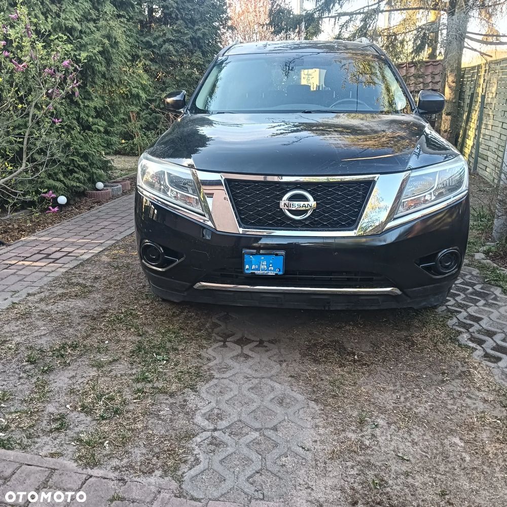 Nissan Pathfinder - 1
