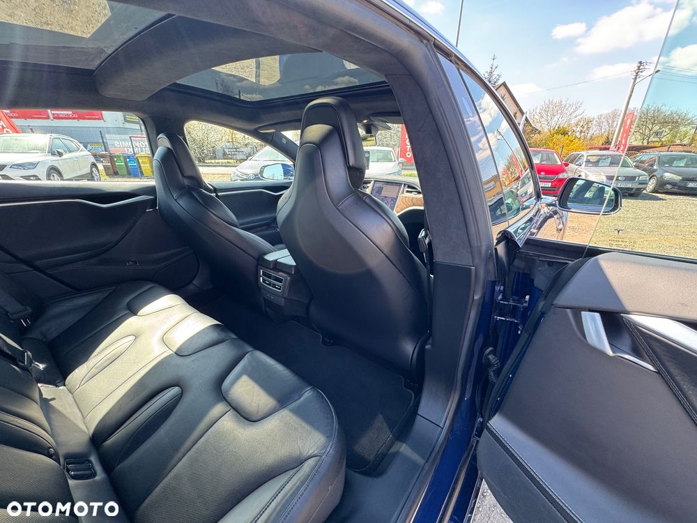 Tesla Model S 90 D Performance - 23