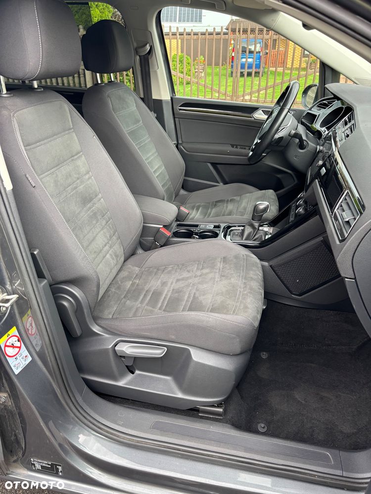 Volkswagen Touran 2.0 TDI SCR DSG Highline - 16