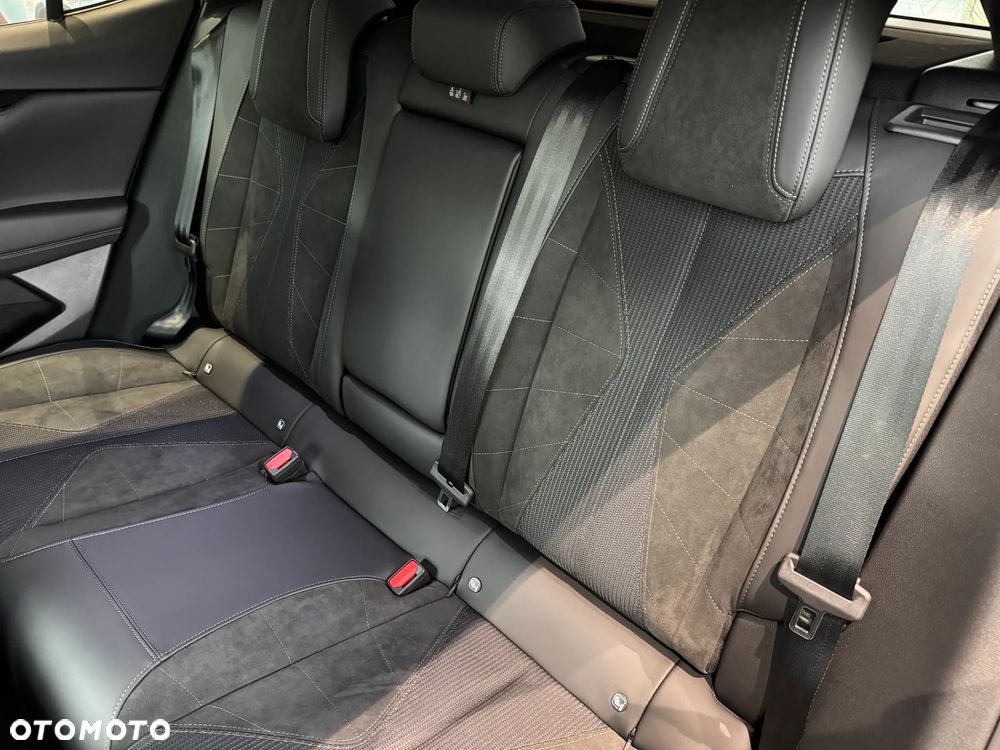 DS Automobiles N°4 1.2 mHEV Étoile Alcantara eDCS6 - 28