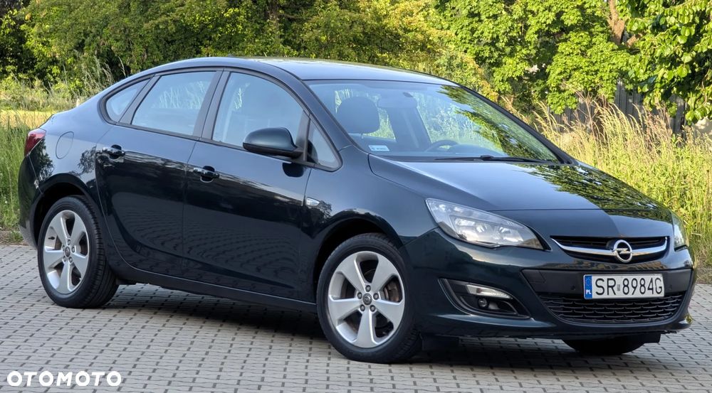 Opel Astra 1.6 Enjoy - 13