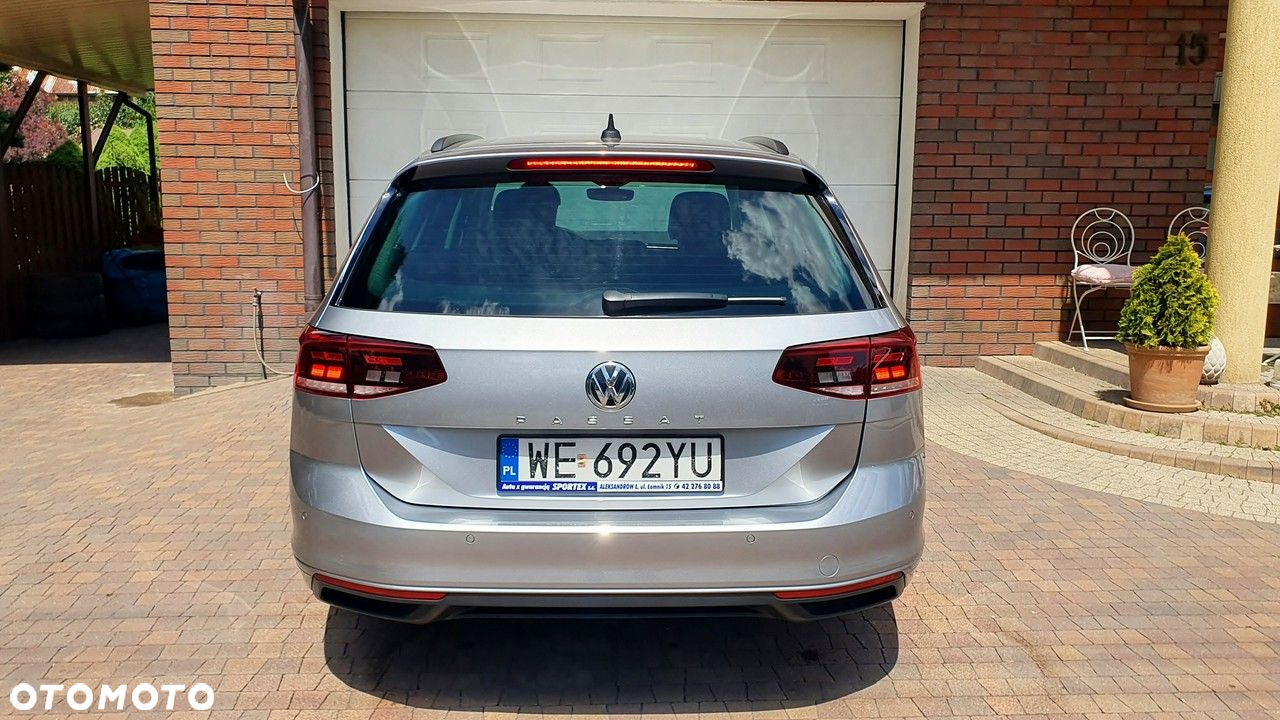 Volkswagen Passat 2.0 TSI Business DSG - 12