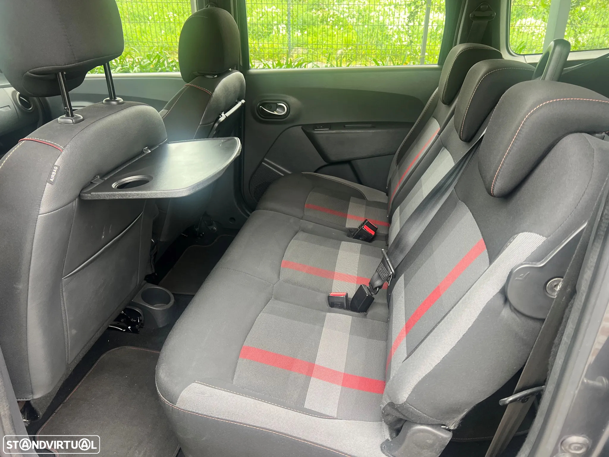 Dacia Lodgy 1.3 TCe Stepway 7L - 41