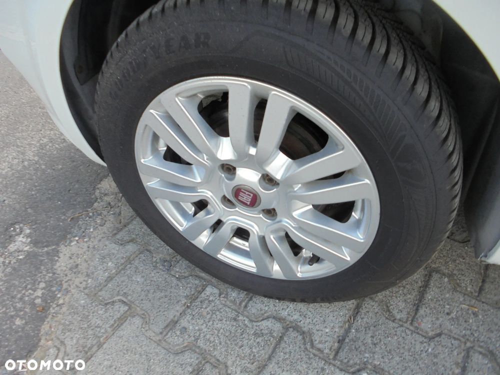 Fiat Punto 1.2 Fresh - 25