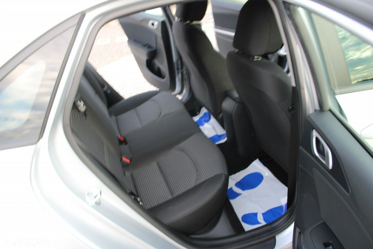 Kia Ceed - 29