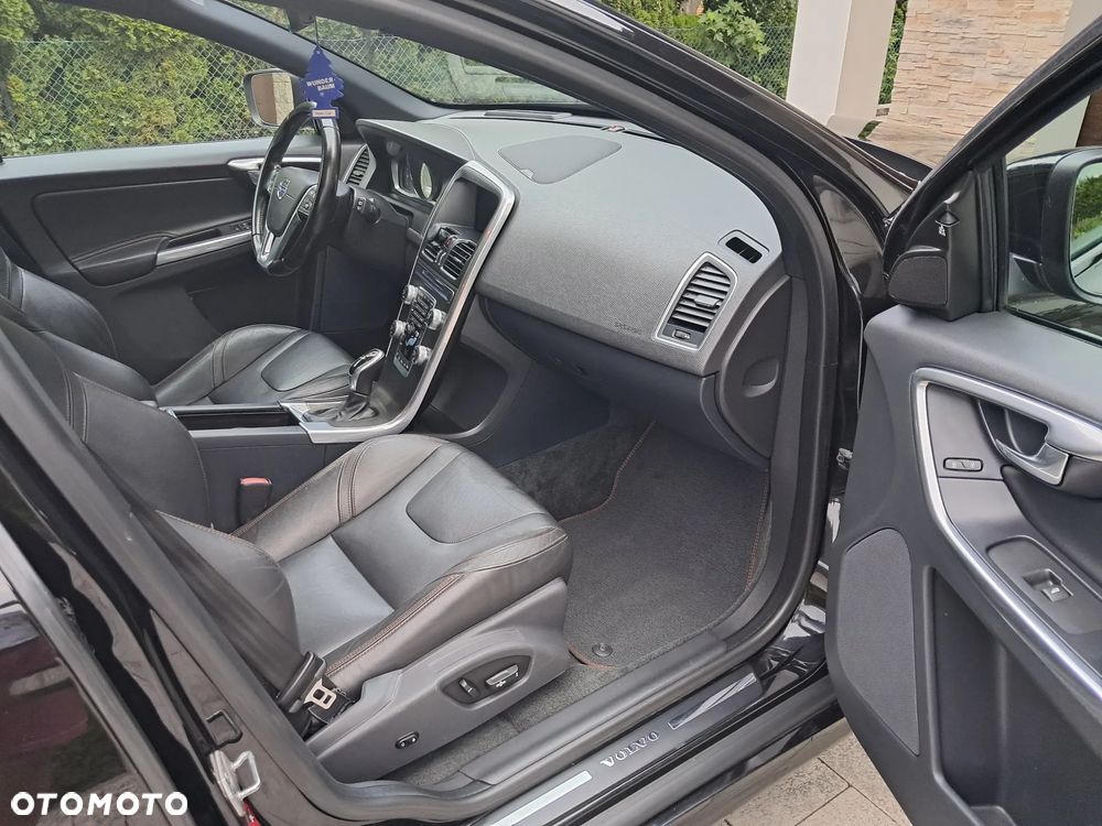 Volvo XC 60 T6 AWD R-Design Summum - 8