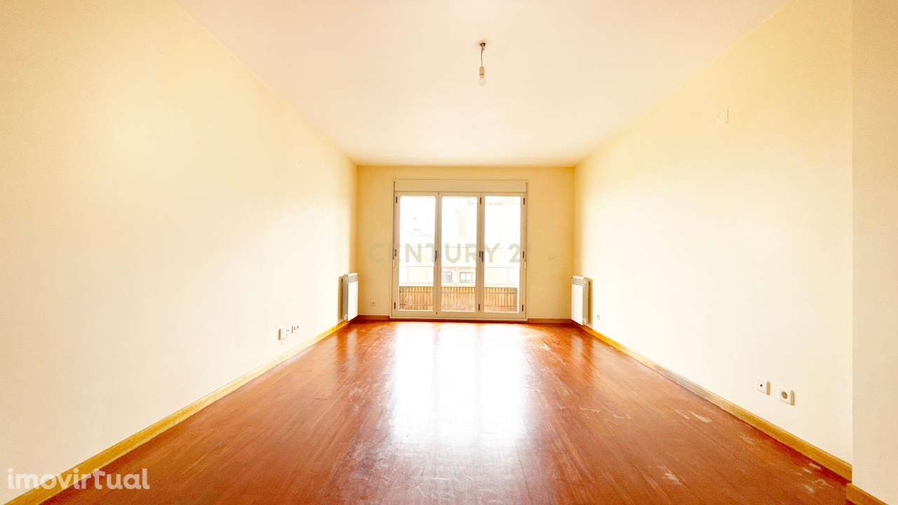 Apartamento T1 com Varanda | Luminoso | Localização Central - Grande imagem: 5/21