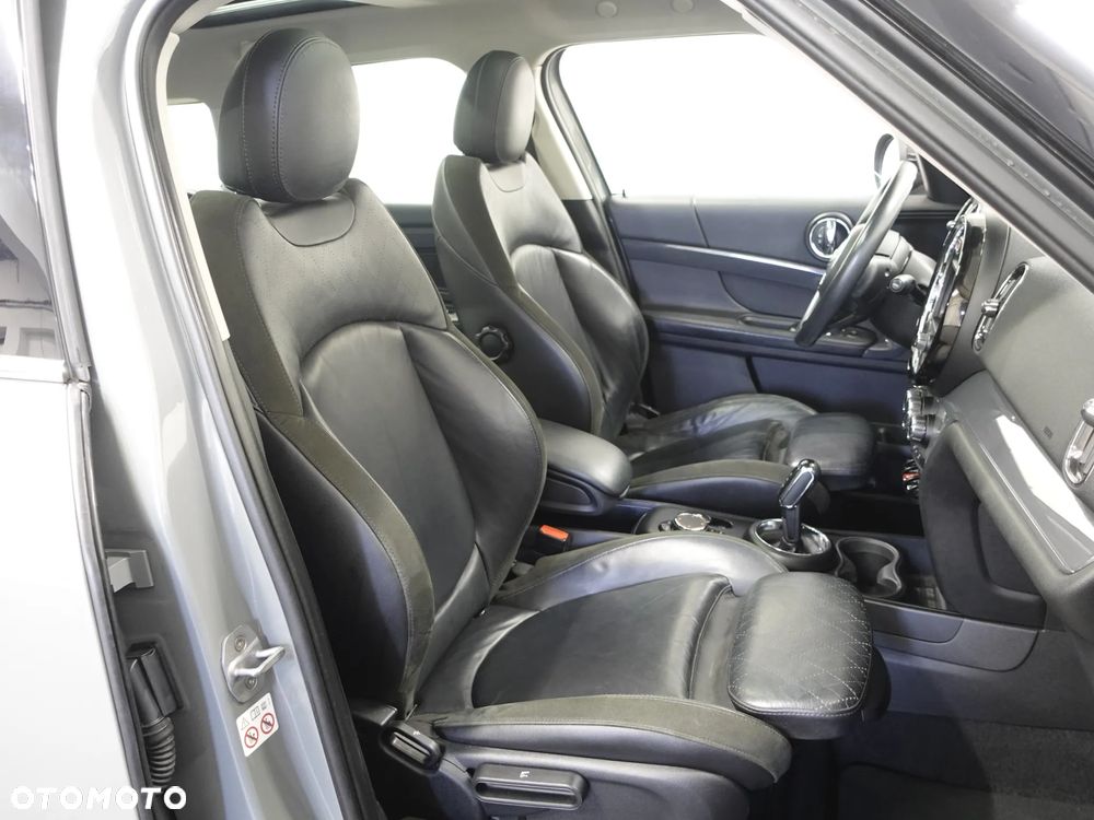 MINI Countryman Cooper All4 Essential Trim - 26