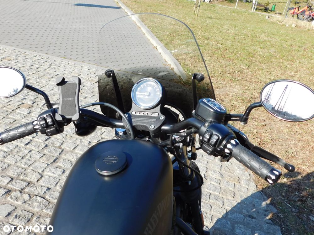Harley-Davidson Sportster Iron 883 - 11