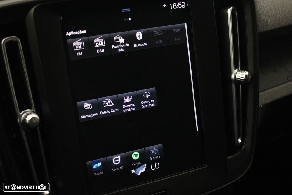 Volvo XC 40 1.5 T2 Momentum Core — fotografia 16