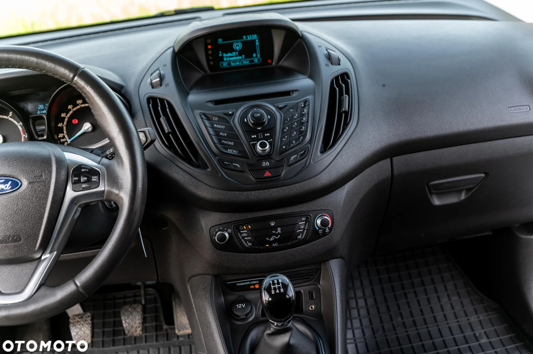 Ford Tourneo Courier 1.0 EcoBoost Trend - 36