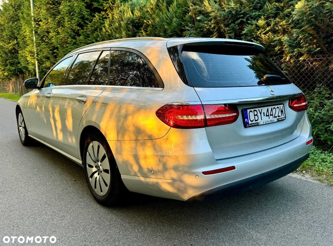 Mercedes-Benz Klasa E 220 d Business Edition 9G-TRONIC - 3