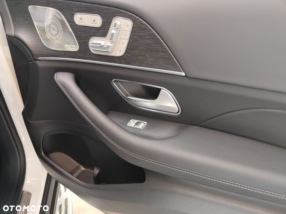 Mercedes-Benz GLS - 17