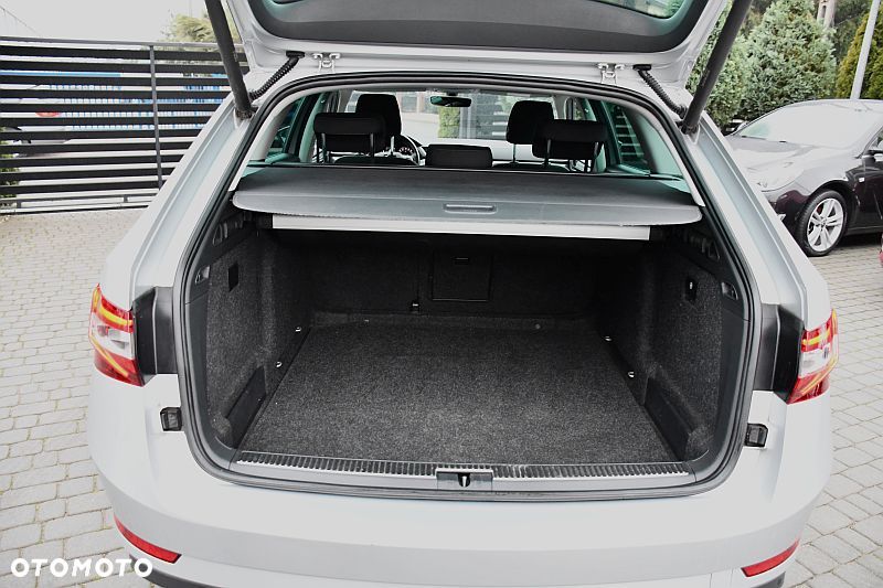 Skoda Superb 1.6 TDI DSG Style - 26