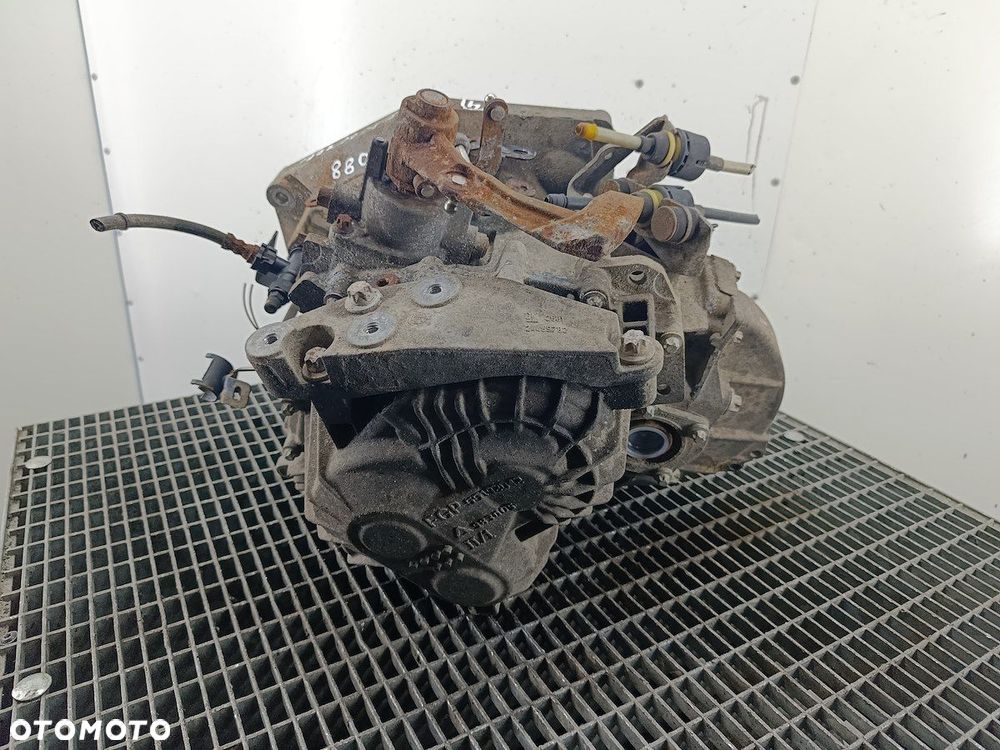 SKRZYNIA BIEGÓW MANUALNA 6 OPEL ZAFIRA B M32 1.9 CDTI - 4